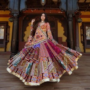 NUEVO LEHENGA CHOLI DUPATTA DE TRABAJO REVERSIBLE DE SEDA SUAVE CON ESTAMPADO DIGITAL DE DISEÑO MODERNO Y ELEGANTE PARA TODAS LAS TEMPORADAS, FIESTAS Y DIWALI - Product Image 1