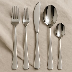 Ensemble de couverts en acier inoxydable à poignée à rayures gravées 5 pièces couverts modernes à finition miroir ustensiles en argent élégants pour la salle à manger à la maison - Product Image 2