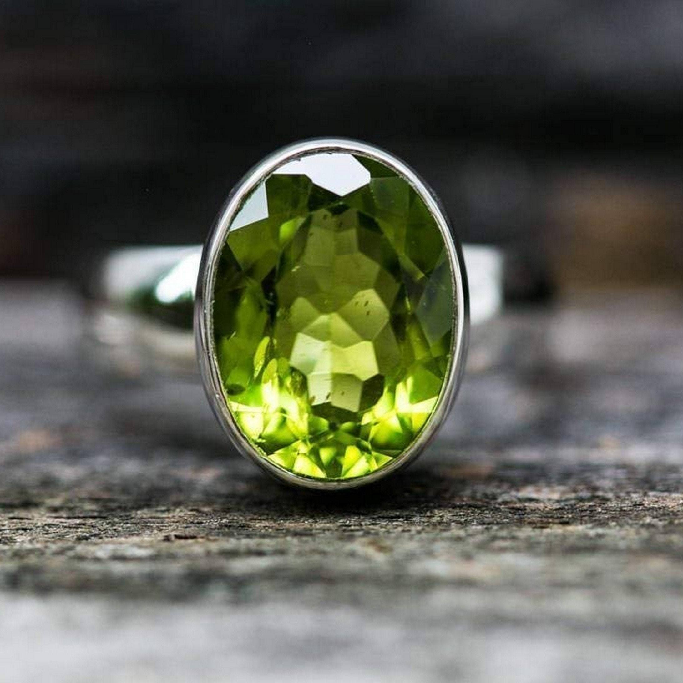 สีเขียว