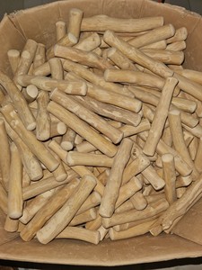 Sculpture de chien en bois du Vietnam fait à la main, bois naturel, parfait pour la décoration de bureau et les objets de collection - Product Image 3