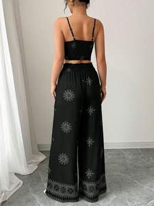 Ensemble pour femmes Nouveau design de broderie pour fille Lettre Haut à manches courtes et pantalon Ensemble 2 pièces - Product Image 3