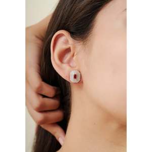Boucles d'oreilles en or 14 carats avec diamants en forme de marquise et rubis - Product Image 2