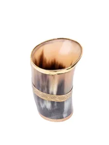 Vaso de chupito de cuerno natural con base de madera Vaso de cuerno de búfalo natural para uso de vino de Bar de hotel al mejor precio de Mehak Impex - Product Image 6