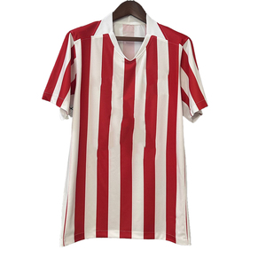 เสื้อฟุตบอลโพลีเอสเตอร์คุณภาพสูง แห้งเร็ว รับสกรีนโลโก้และหมายเลข ชุดกีฬาสำหรับเด็กหญิงและเด็กชาย บริการ OEM มีให้บริการ - Product Image 1