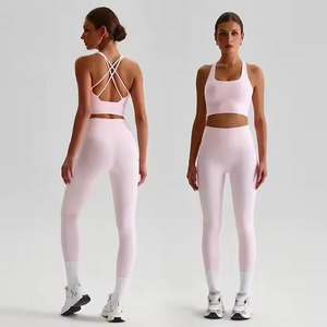 Ensemble de gymnastique pour femmes soutien-gorge de sport de yoga respirant et sans couture avec short de levage des fesses à séchage rapide motif solide en gros - Product Image 3