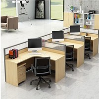 Bureaux de travail en bois naturel OEM, bureaux d'ordinateur, chaises et cloisons pour le personnel de bureau, postes de travail cloisonnés pour deux personnes