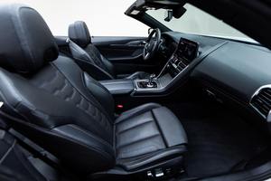 Auto Usado Premium 2023, B-MW M850i xDrive Convertible, Motor V8 Twin-Turbo de 523 hp, Tracción en las Cuatro Ruedas - Product Image 5