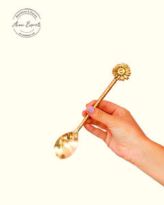 Cuchara de estrella elegante para revolver y servir con mango retorcido Diseño chapado en oro duradero - Product Image 4