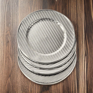 Assiette de table ronde tendance, couleur argent, vaisselle de service, idéale pour les dîners et la cuisine - Product Image 4