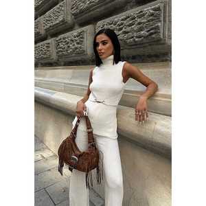 Traje Casual con Cuello Alto y Detalles en Rosa 9946 - Product Image 6