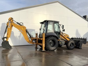 Case 570SV 4WD 4/1, cabine climatisée avec bras télescopique, moteur de 72 kW et 6 heures de fonctionnement. - Product Image 2