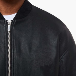 Blouson aviateur en cuir noir coupe courte avec cuir végétalien de qualité supérieure et veste de construction durable pour hommes - Product Image 4