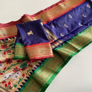 VASTRA COTTAGE Elegante Sari de Seda Paithani Pichwai con Motivos Nath, Pallu Pichwai Rico con Blusa de Brocado para Vestimenta Festiva - Product Image 3