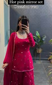 El último juego de bordado indio Sharara Gharara Kurti para niñas, uso de regalos disponible a precio mayorista, tienda Kurtis para festivales - Product Image 3