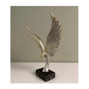 Sculpture contemporaine en fonte d'aluminium mettant en valeur un design raffiné, un équilibre créatif et un impact esthétique durable - Product Image 3