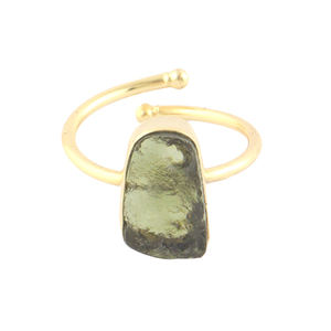 Nouvelle mode anneaux en pierre de Moldavite brute naturelle de haute qualité ravissant plaqué or fait à la main ouvert anneaux réglables cadeau pour elle - Product Image 1