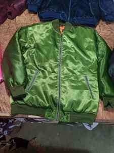 Chaqueta universitaria para hombre al por mayor, chaqueta de béisbol deportiva de lona holgada bordada con logotipo personalizado y logotipo de posición frontal - Product Image 2