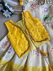 Vestido Infantil de Seda Pura con Bordado Maggam para Ocasiones Especiales, Fabricante y Proveedor de Surat, Precio al por Mayor - Product Image 5