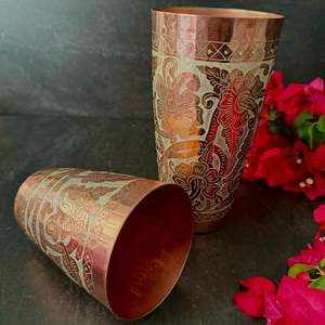 Elegante vaso de vidrio de cobre Ayurvédico diseñado para una vida saludable y decoración antigua con usabilidad a largo plazo - Product Image 1