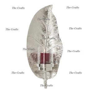 Porte-bougie mural de dernière génération en laiton martelé couleur or pour la maison et l'hôtellerie - Product Image 2