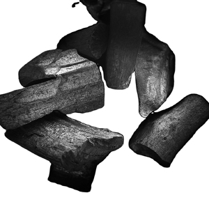 Merades Charbon de bois dur durable d'Indonésie pour une chaleur constante à faible dégagement de fumée dans les grillades domestiques et les restaurants. - Product Image 1