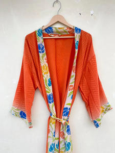 Kimono largo con estampado de flores de seda 100%, vestido de salón bohemio, cierre de cordón de secado rápido ligero para verano, otoño y primavera - Product Image 3