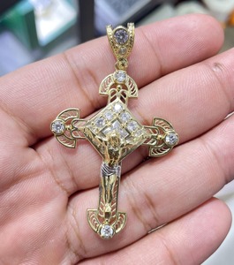 Colgante de cruz de oro amarillo de 10 quilates, colgante de oro real de 10 quilates, collar con cruz (6 gramos) - Product Image 4