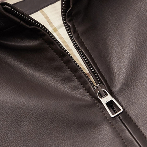 Chaqueta de invierno para hombre Abrigo de cuero transpirable y a prueba de viento con capucha Diseño de letras brillantes - Product Image 3