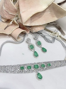 Exquisito conjunto de gargantilla de piedra con acabado plateado, joyería de diseñador con pendientes para mujer, para colección tradicional y de fiesta - Product Image 4