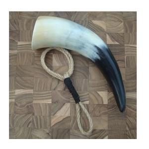 Corne viking artisanale écologique polie, artisanat naturel avec des motifs floraux, accents métalliques, accessoire essentiel pour les fêtes et les bars - Product Image 6