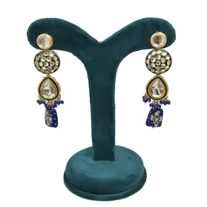Ensemble de collier de luxe Kundan Polki, gouttes d'émail bleu royal et perles vertes, plaqué or, alliage et cuivre, bijoux fins - Product Image 5