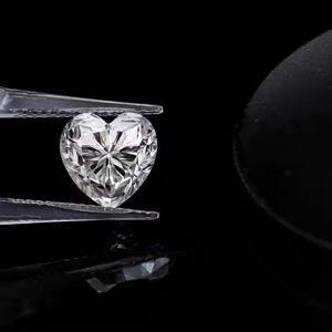 Bracelets en diamant durables créés en laboratoire à la demande glamour sans culpabilité pour les cadeaux et les célébrations disponibles en Inde - Product Image 1