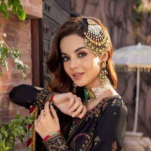 Designer de mariée Lehnga Choli pour la fête porter une broderie lourde Multi couleur mariage Lehenga Choli pour les femmes à la vente en gros 0149 - Product Image 5