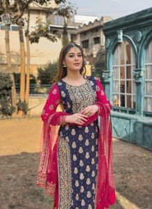 Ensemble Palazzo et Dupatta pour femmes élégantes avec broderie gracieuse Tenue ethnique parfaite pour les mariages, les festivals et les occasions spéciales - Product Image 4