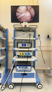 Appareil de chirurgie laparoscopique Kara avec chariot et accessoires / Ensemble complet d'instruments de salle d'opération laparoscopique - Product Image 3