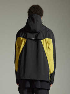 Hermoso estilo Conjuntos personalizados para hombres Ropa de calle ligera Chándal de nailon Conjunto de pantalones cortos cortavientos para hombres - Product Image 3