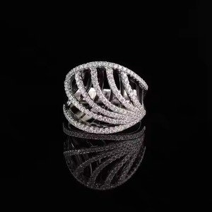 Bague en or blanc 14 carats avec diamant VS1 fait à la main en laboratoire monté sur une bague de fiançailles vintage en or blanc - Product Image 1