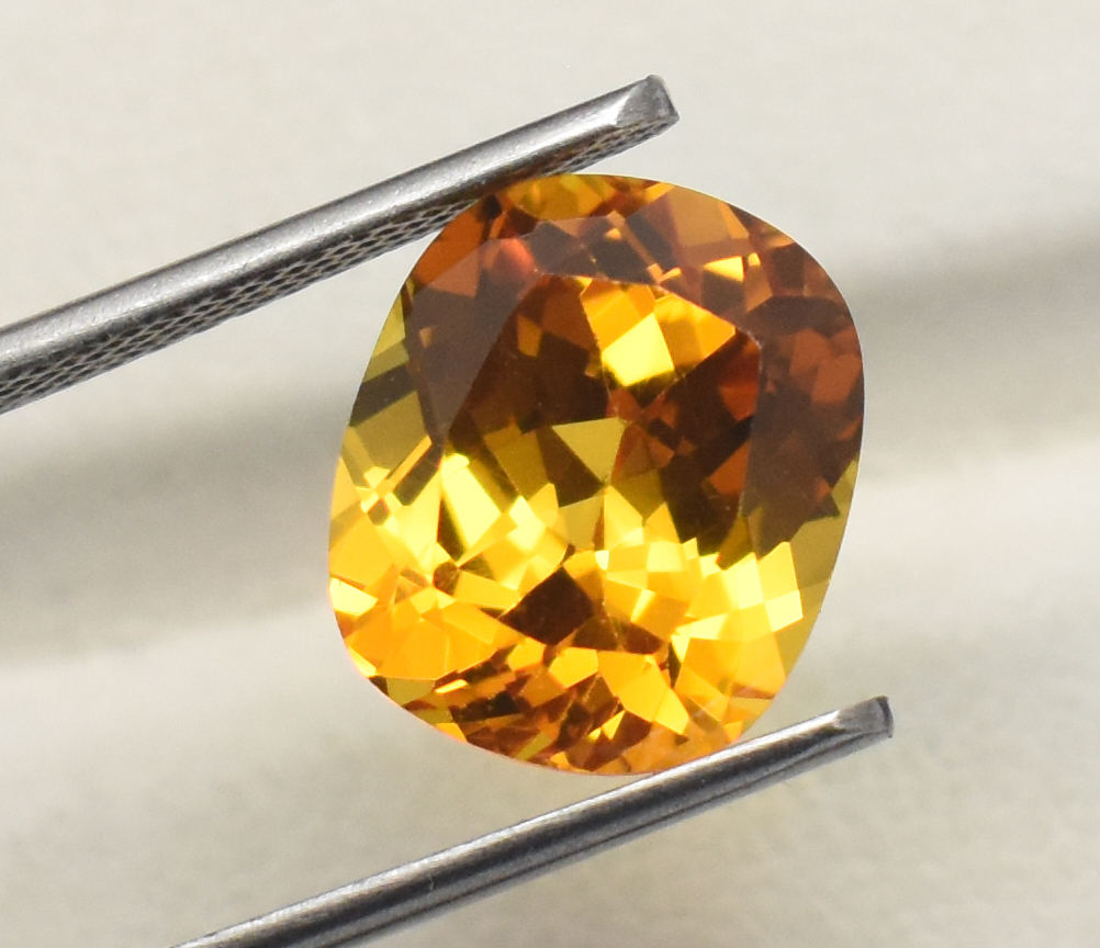 สีเหลือง