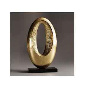 Sculpture en aluminium doré faite à la main Design antique unique pour cadeaux de mariage Excellente qualité Usage domestique en vrac Métal coulé ingéré - Product Image 1