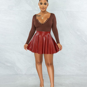 Jupe mini vintage brillante coupe trapèze taille XS plissée en similicuir à volants imprimés en denim élasthanne ciré naturel coupe ajustée pour l'été - Product Image 1