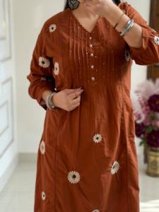 Colección de Lino de Invierno Mausummery 2025 Vol. 03, Lote de Descuento 03 Piezas, Salwar Kameez Estampado Digital, Formal, Sin Arrugas - Product Image 3