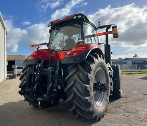 ซื้อรถแทรกเตอร์ Case IH Magnum 400 แท้ พร้อมใช้งาน ระบบขับเคลื่อน 4 ล้อ สำหรับงานเกษตรกรรม พร้อมเครื่องยนต์และมอเตอร์สำหรับใช้งานในฟาร์ม - Product Image 3