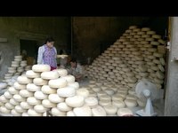 Bol en bambou disponible pour les collations, la cuisine, le service de repas, les lignes de présentation alimentaire quotidienne, le Vietnam