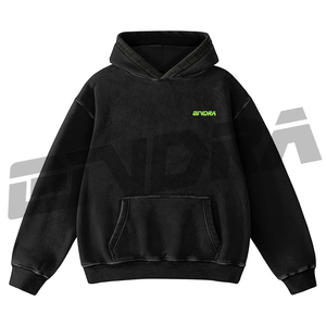 Sudadera negra extragrande con estilo urbano, suave, transpirable y cómoda para uso diario, pieza esencial de estilo urbano moderno. - Product Image 1