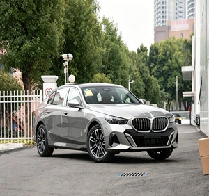 Livraison mondiale pour le véhicule de luxe BMW 525Li M Sport essence 2024 en excellent état - Product Image 2