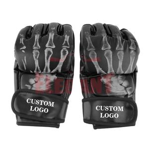 Gants de combat MMA UFC Muay Thai Kick Boxing Grappling personnalisés en cuir PU imprimé crâne, antidérapants, ajustables avec sangle de poignet - Product Image 1