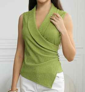 Top informal sin mangas de vacaciones para mujer con borlas y dobladillo de color sólido - Product Image 1