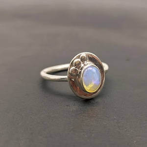 Bague en opale éthiopienne naturelle Bijoux fins Bague en argent sterling 925 Bague de conception moderne pour femme Bague cadeau de mariage - Product Image 1