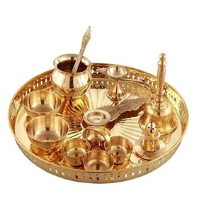 Puja Thali en laiton traditionnel avec Design floral Puja en laiton classique Gaufrage de fleurs Thali en laiton décoratif pour le culte. - Product Image 6
