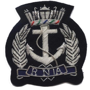 Insignia de blazer OEM más vendida del Reino Unido, insignia de alambre de plata bordada a mano, insignias de club, parches de tela para coser en blazers - Product Image 1